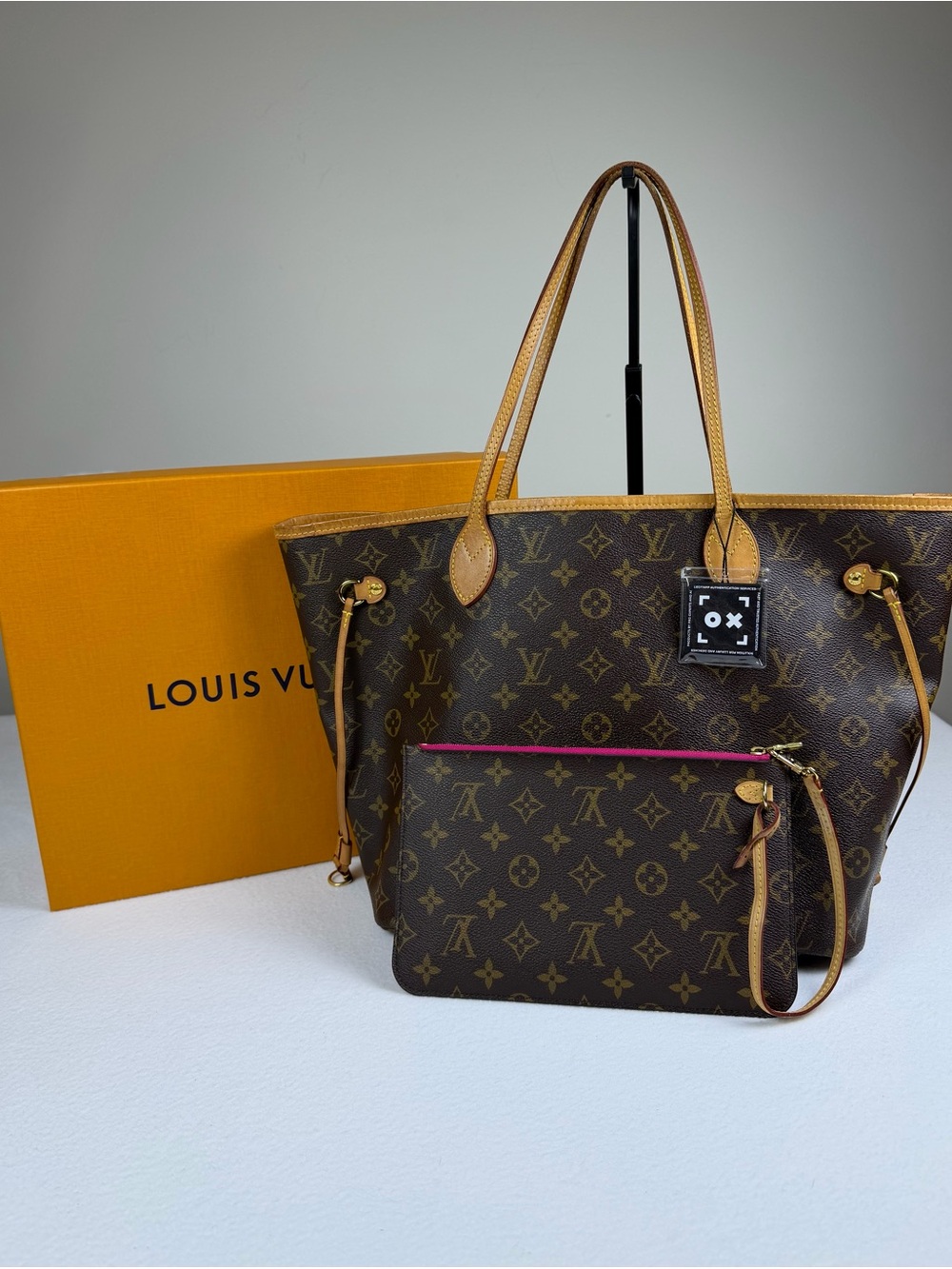 Louis Vuitton Monogram Neverfull MM Pink Interior with Pouch & Box Microchipped